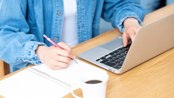 文系が理系の資格を取得するのは難しい？違いを知ることで、諦め知らずで合格まで辿り着ける。その特徴とは？