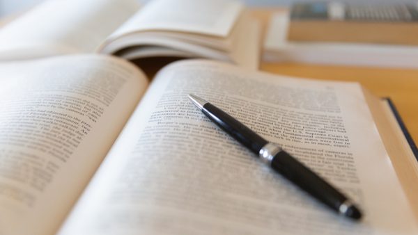 電力業界のプロが進化する！電気主任技術者向け再エネリスキリングの最前線