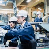 ⼯場・ビル・再エネ発電所──現場別に見る仕事内容とスキル差