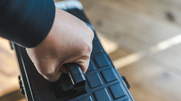 電気主任技術者の七つ道具！プロが現場で愛用する測定器と工具