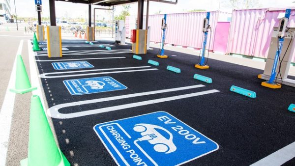 EV充電インフラの保守管理！街の電化を支える新時代の仕事